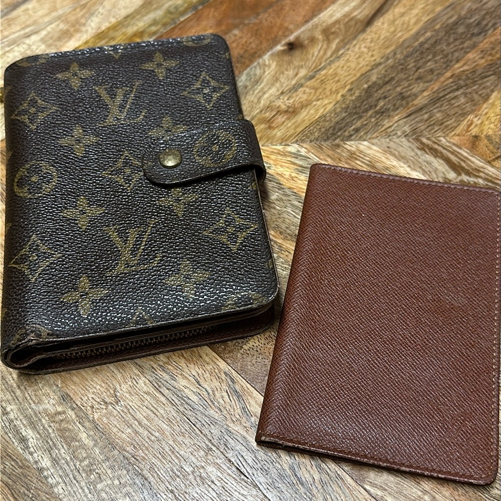 LOUIS VUITTON Porte Papier Wallet Organizer monogram